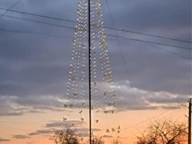 Anche quest’anno Ghioltosu ha il suo albero di Natale.